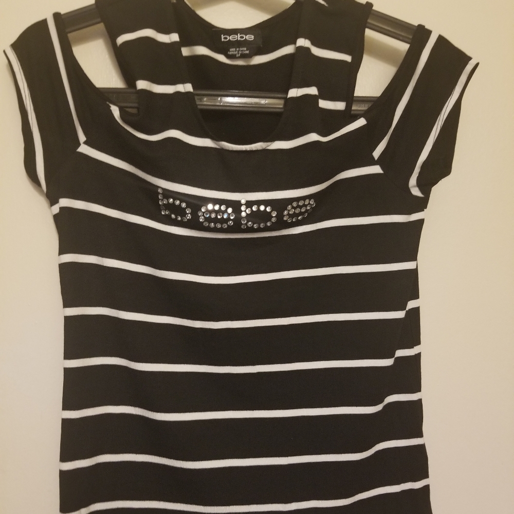 Bebe off shoulder shirt sz small